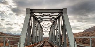 Montana, Train Derail With Many Cars Falling Into River