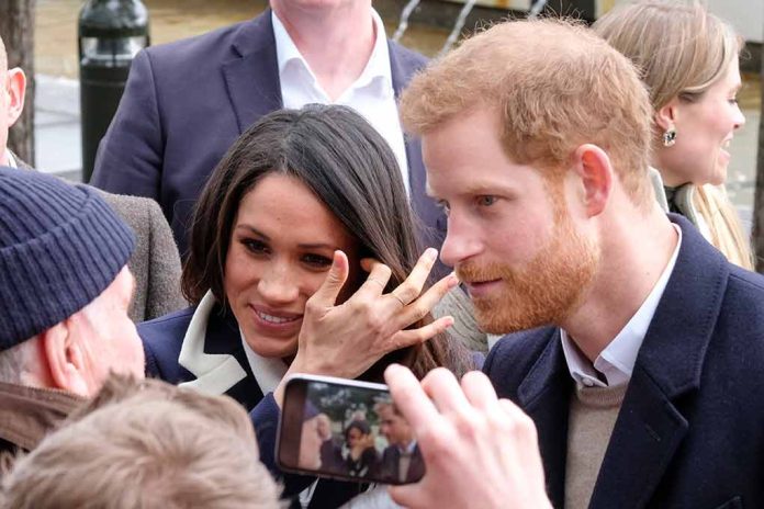 Harry & Meghan Harassed By Paparazzi