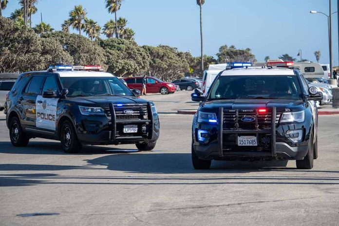 shutterstock_1905393289 Beach Closes Down During The Holiday After Gunfight Heard