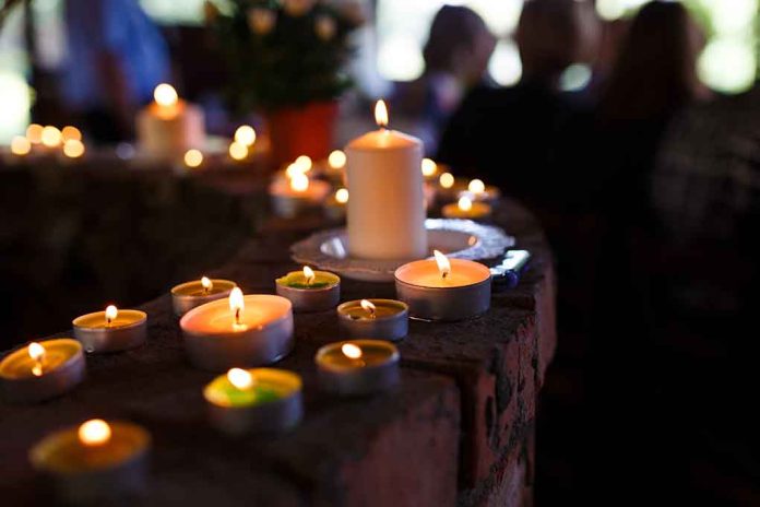 shutterstock_312464573 Father Drowns While Trying To Save Daughter