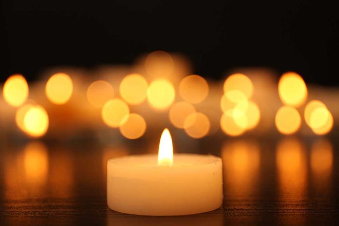 Burning,Candles,On,Dark,Background Man Drowns After Rescue Attempt Goes South