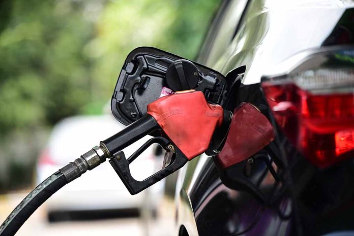 Gasoline Prices Rise Amid Record US Oil Production